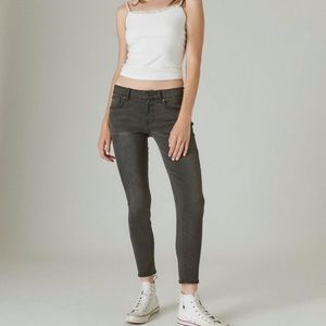 New Lucky charcoal Black Gray Low Rise Skinny Lolita Size 6